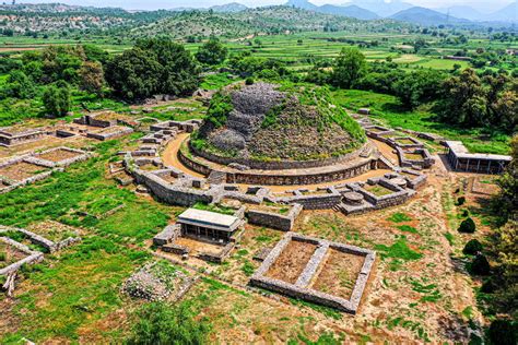 A Revolta de Taxila:  Uma Explosão de Descontentamento contra o Domínio Kushana e o Surgimento da Identidade Gandhara